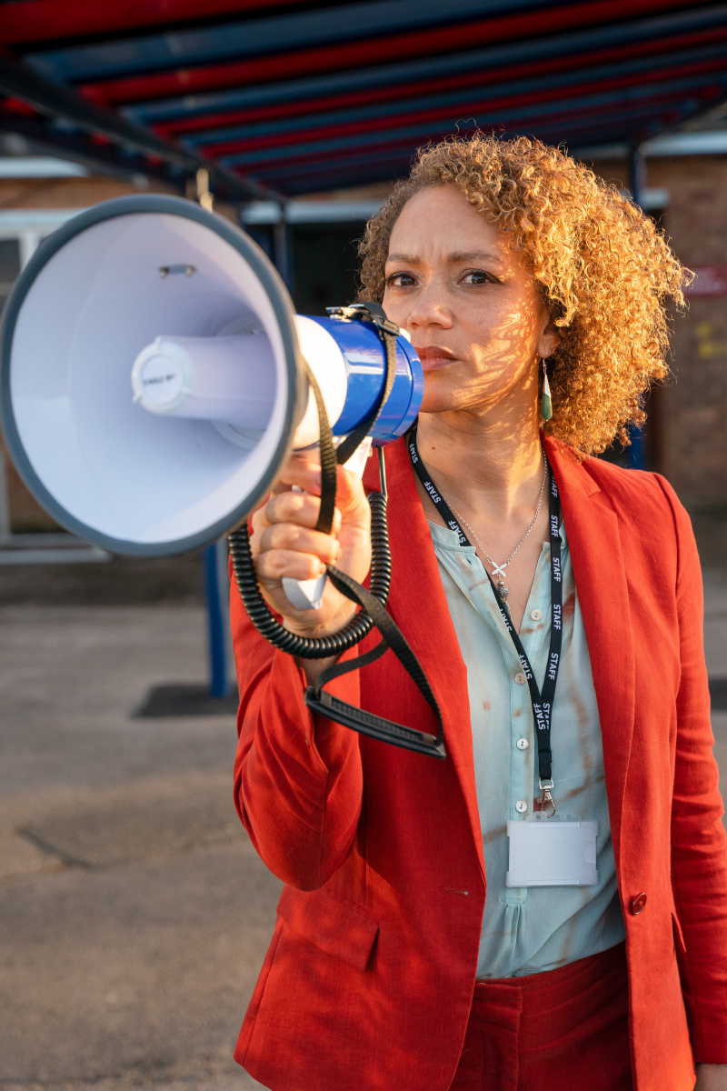   Angela Griffin hrá Kim Campbell vo Waterloo Road