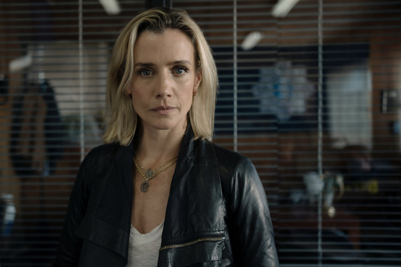  Lisa Dwan kaip bebaimis DI Fia Lucey.