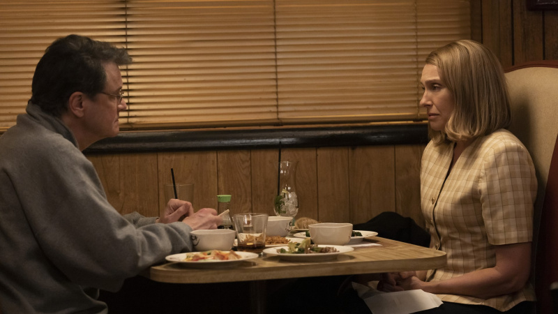   Colin Firth ja Toni Collette filmis The Staircase