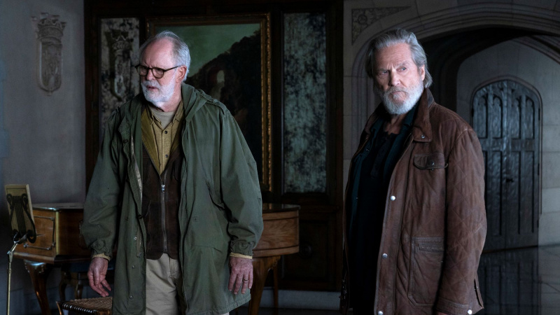   Yaşlı Adam'daki John Lithgow ve Jeff Bridges