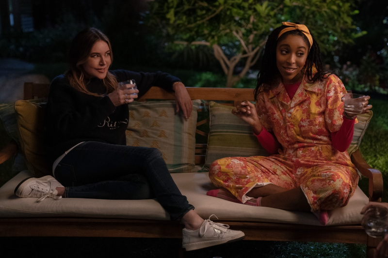   Christa Miller hrá, Liz, zatiaľ čo Jessica Williams je Gaby.