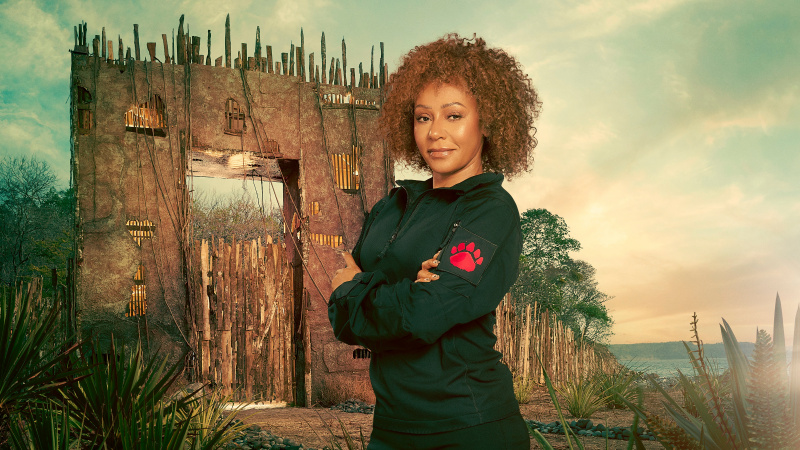   Mel B, ünlü ayı avı polarında poz veriyor