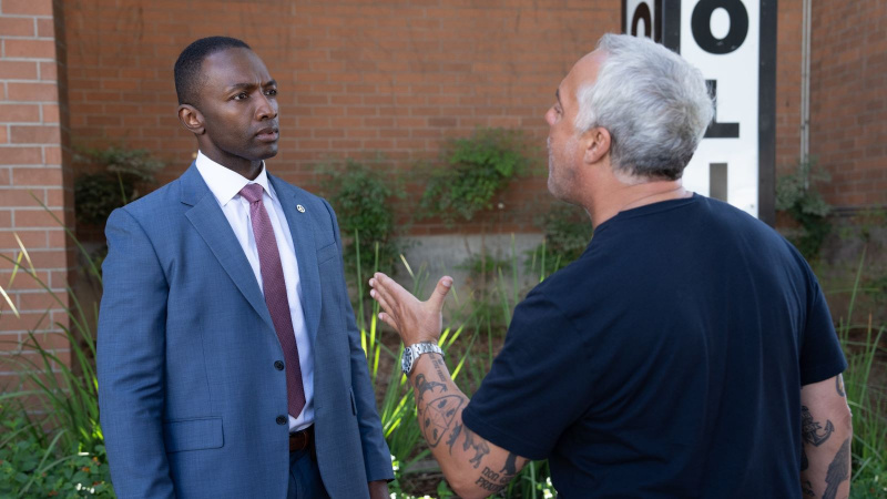   Jamie Hector și Titus Welliver în Bosch: Legacy