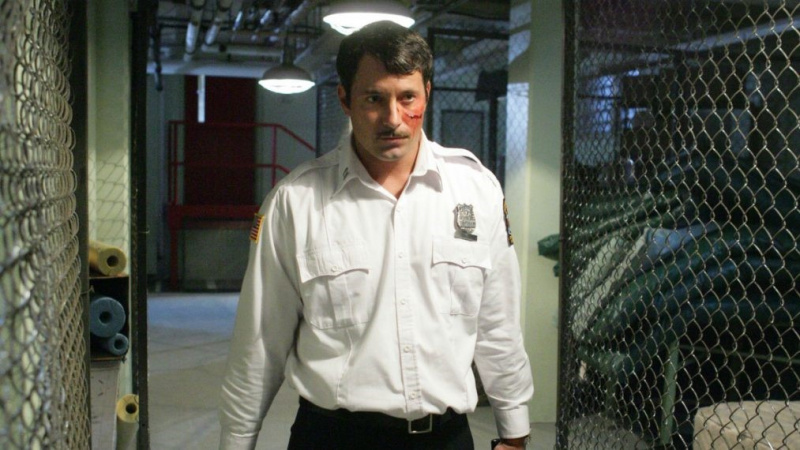   Johnny Messner, Law & Order: SVU'da yaralı Lowell Harris rolünde