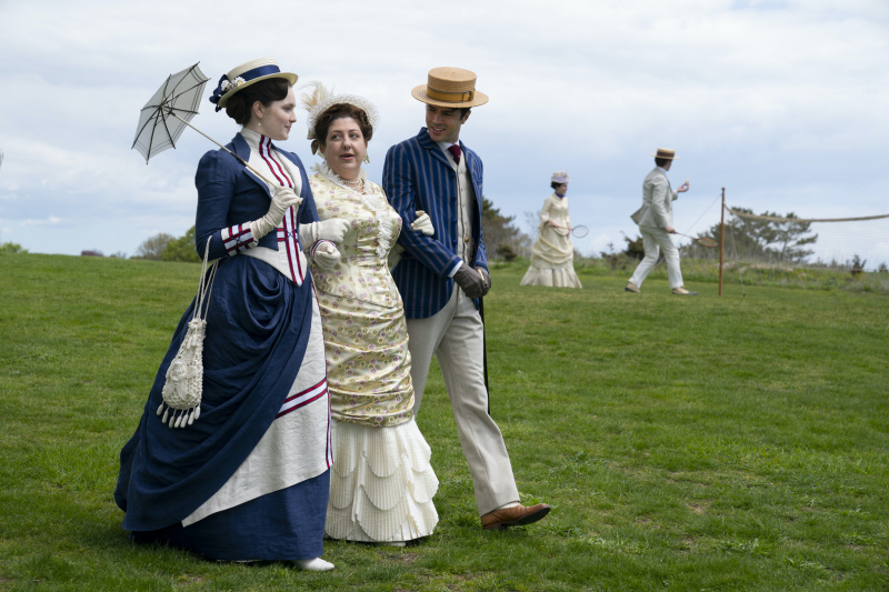   Amy Forsyth, Ashlie Atkinson, Harry Richardson HBO The Gilded Age ซีซั่น 1 - ตอนที่ 1