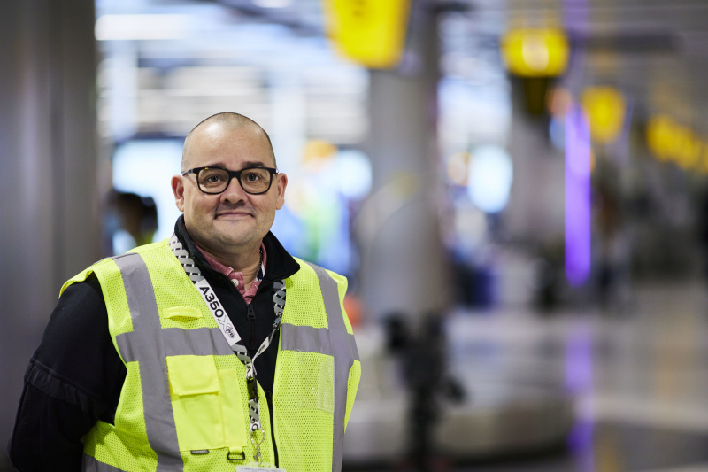   TV i kveld er Jeremy glad for å være tilbake i hi-vis
