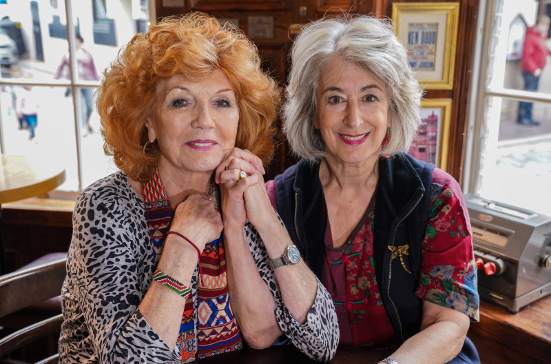   TV esta noite Rula e Maureen têm uma conexão