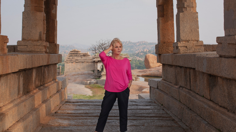   Joanna Lumley Hindistan'ın Hampi şehrinde