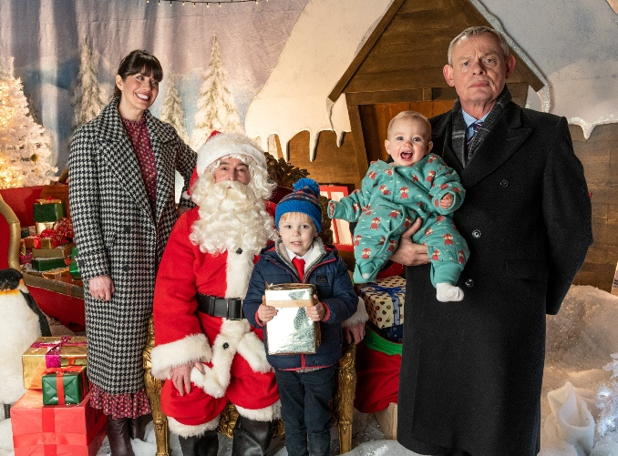   Là's a Doc Martin Christmas special to savour on ITV1 which will be the last-ever episode.