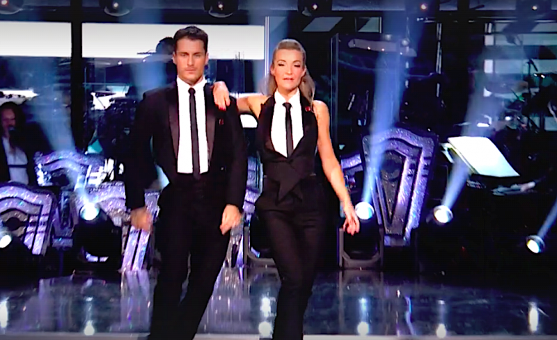   Helen e Gorka dançam o jive