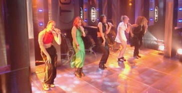   Stasera TV Le Spice Girls in azione.