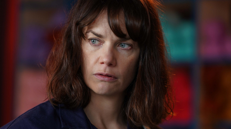   Lorna Brady (Ruth Wilson) filmis The Woman in the Wall