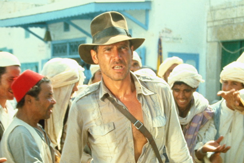   Bu akşam TV'de Harrison Ford, Raiders of the Lost Ark'ta Indiana Jones rolünde.