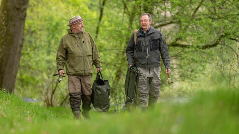   Bob Mortimer ve Paul Whitehouse, Gone Fishing'in 6. sezonu için olta takımlarıyla