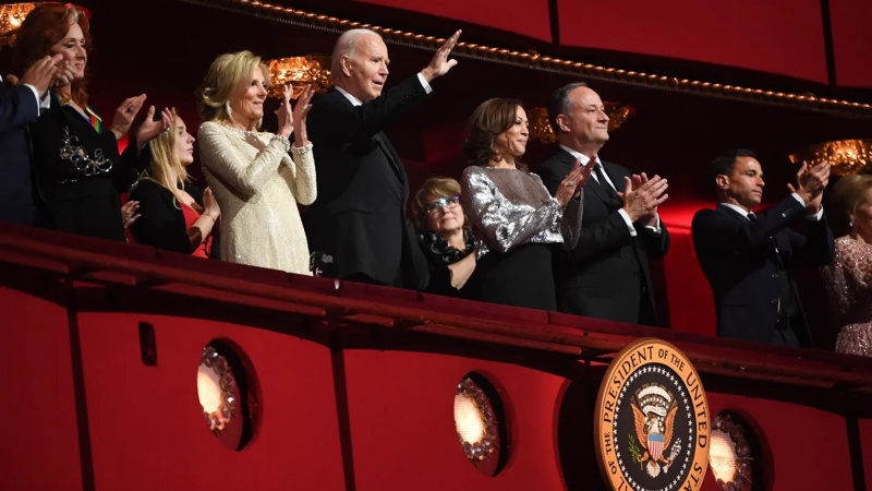 Kennedy Center Honors 2024 се излъчва тази вечер с почит към Grateful Dead, Bonnie Raitt