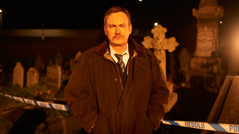   Philip Glenister nel ruolo del DCI Paul Bethell in Steeltown Murders