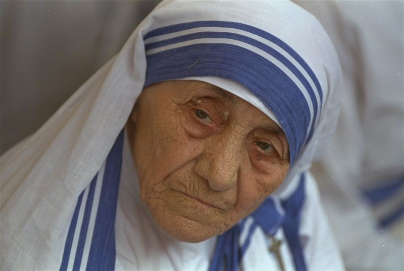   Bu akşam TV'de Rahibe Teresa 2016'da kutsal ilan edildi