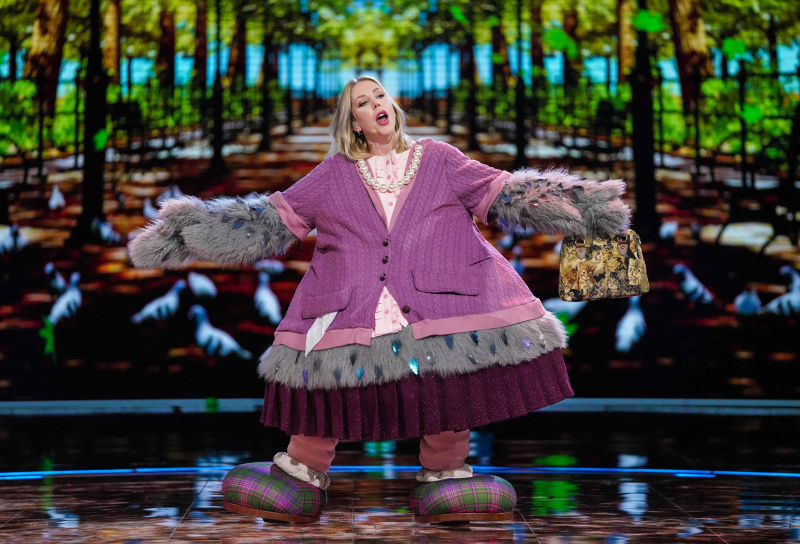   Katherine Ryan เปิดโปงเป็น Pigeon