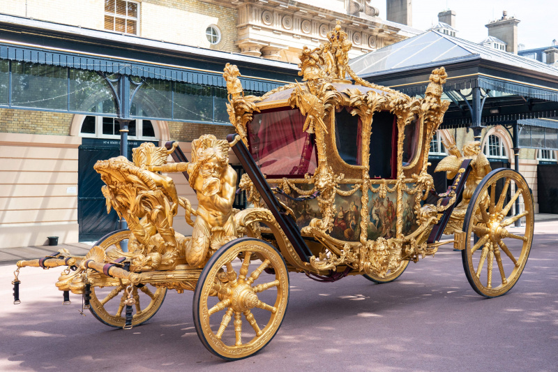   ทีวีคืนนี้ The Gold State Coach ที่ Royal Mews