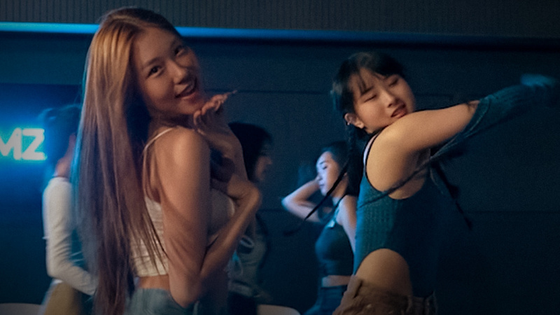 Andersonas Cooperis šį vakarą pasineria į K-Pop fenomeną su nauju specialiu