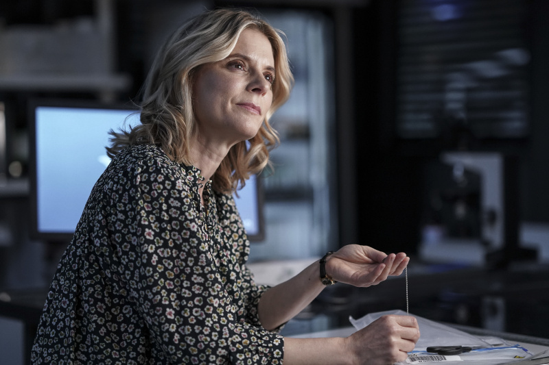  Silent Witness ซีซั่น 26 ถ่ายทำครั้งแรกกับ Emilia Fox ในบท Dr. Nikki Alexander ที่ยิ้มแย้ม