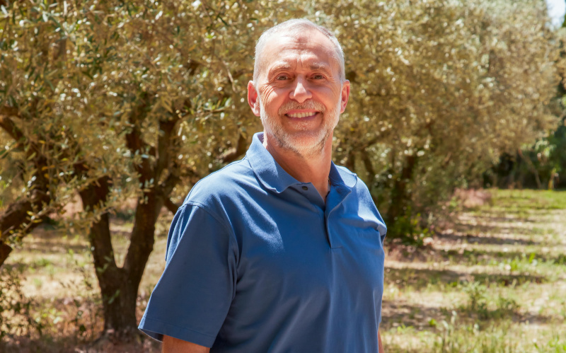   Michel deler dusøren til Provence