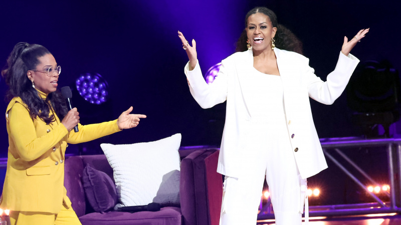   Oprah Winfrey sur scène dans The Light We Carry