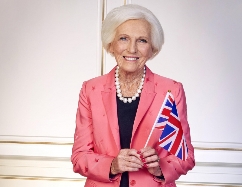   TV în seara asta Mary Berry este una din seara asta's special guests.