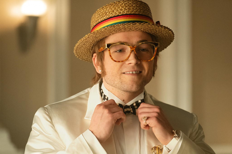   TV esta noche Taron Egerton como Elton John.