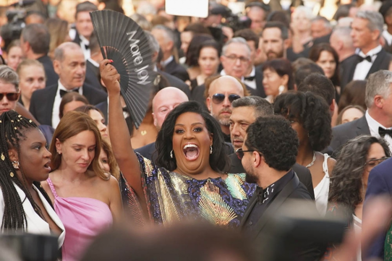   Alison Hammond väkijoukossa