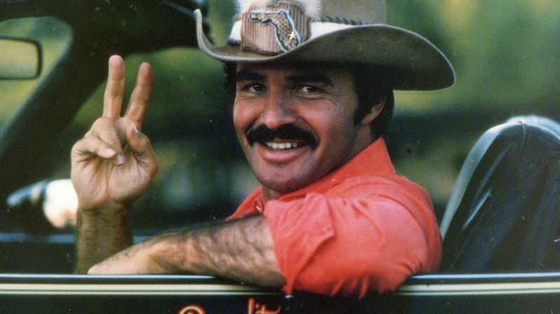 Dnes večer sa v televízii vysiela špeciálny dokumentárny film I Am Burt Reynolds