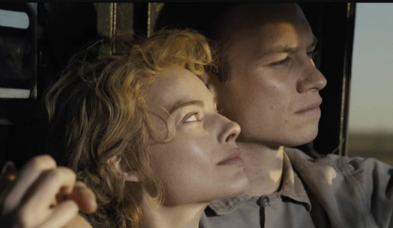   Finn Cole และ Margot Robbie ใน Dreamland