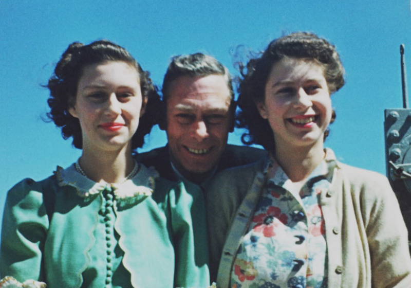   TV ikväll Prinsessan Margaret och prinsessan Elizabeth med sin far, George VI