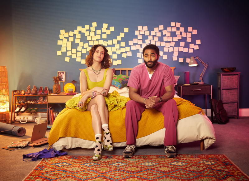   In Flatshare auf Paramount Plus sind Jessica Brown Findlay und Anthony Welsh zu sehen.