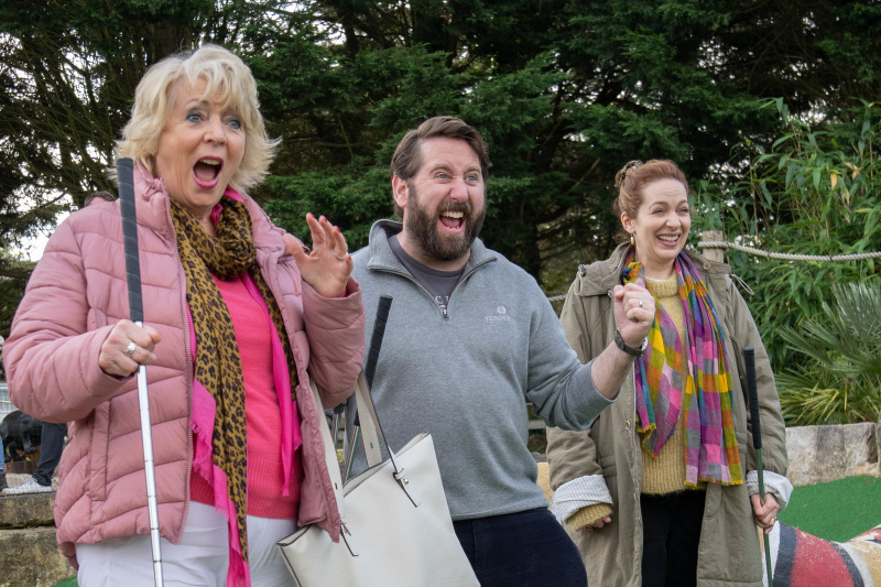   TV täna õhtul Alison Steadman ja Jim Howick karjuvad