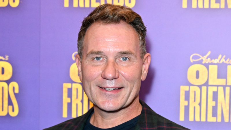   Richard Arnold เข้าร่วม Stephen Sondheim's "Old Friends" Opening Night at Gielgud Theatre.