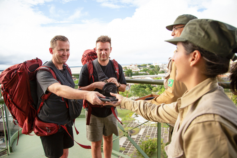   Scott Mills und Ehemann Sam machen ein Promi-Rennen um die Welt