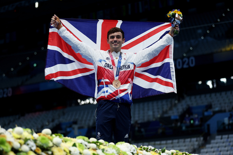   Tom Daley remporte l'or olympique.