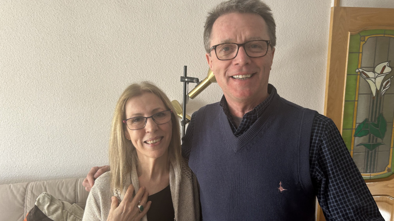   Irene Meca Mateo και Nicky Campbell στο Long Lost Family Special: The Spanish Baby Scandal