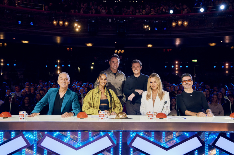   Βρετανία's Got Talent Bruno Tonioli, Alesha Dixon, Amanda Holden, Simon Cowell and hosts Ant and Dec
