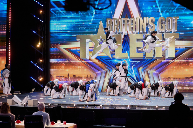   Βρετανία's Got Talent auditions dance act