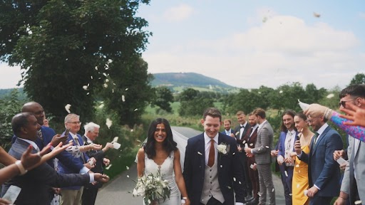   結婚式当日のバレー カップルのマシューとサリシャ。