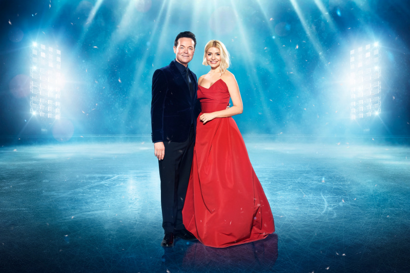   Stephen Mulhern a Holly Willoughby za Dancing on Ice 2024.
