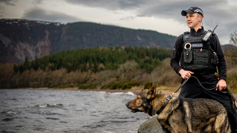  Köpekler, Highland Cops'ta polis çalışmalarının önemli bir parçasıdır.
