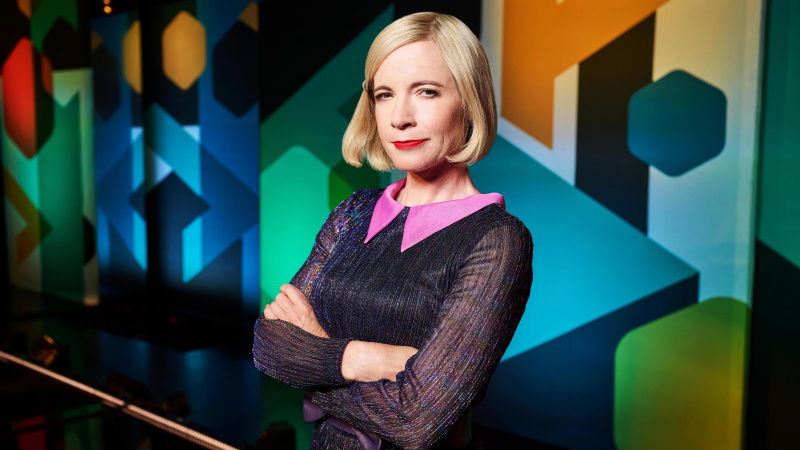 Lucy Worsley moderuje novú kvízovú šou na Channel 5 Puzzling.