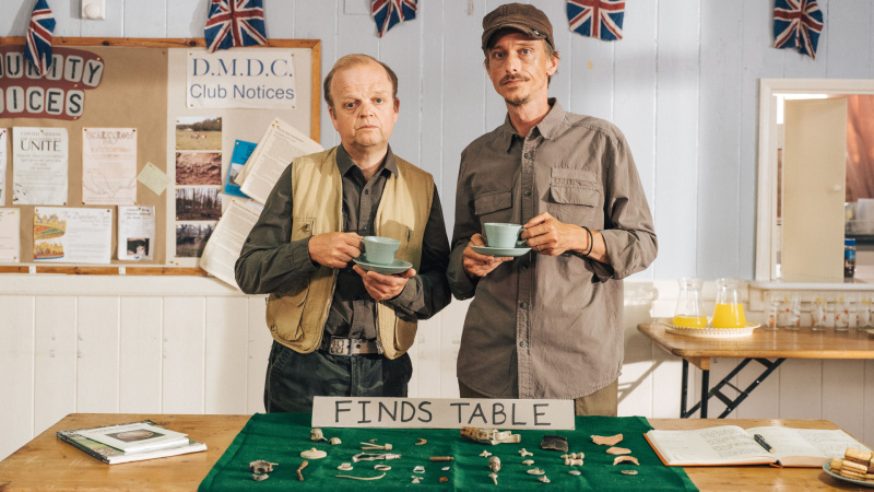   Toby Jones a Mackenzie Crook v Detectorists.