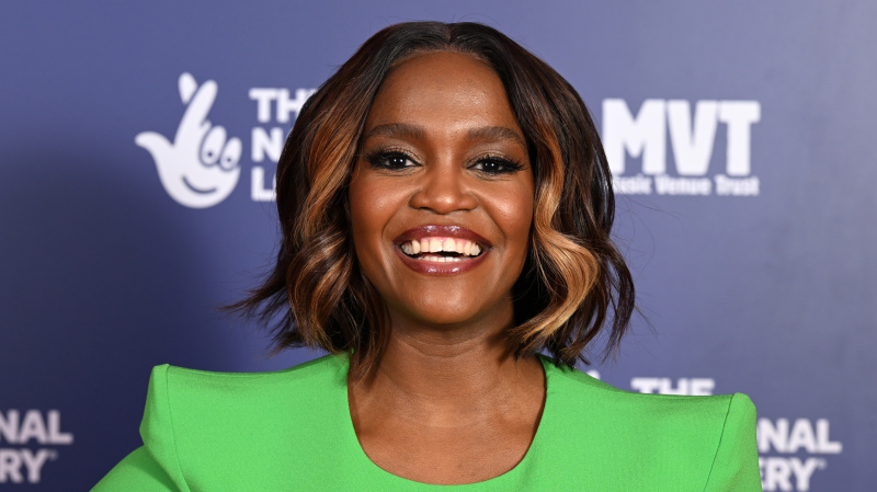 Oti Mabuse dit qu'elle aime que les femmes puissent s'identifier à sa silhouette sinueuse