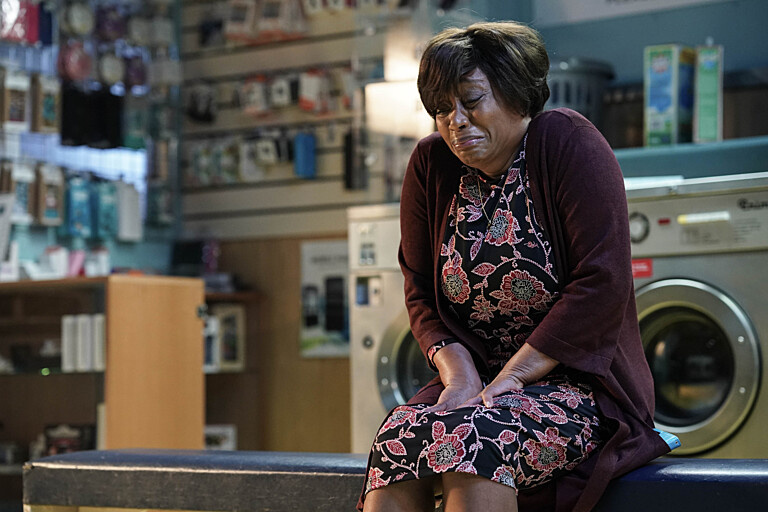 แฟน ๆ ของ EastEnders เรียกร้อง REVENGE ให้กับ Yolande หลังจากฉากที่บาดใจ