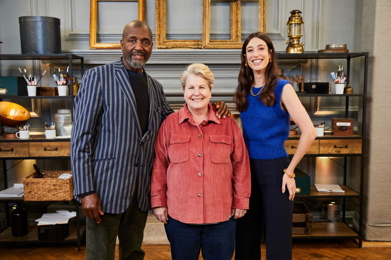   TV dnes večer Sandi so sudcami Dr Willard Wigan a Laura Jackson