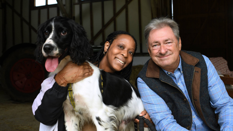  Lychee the Sprocker Spaniel, Corinthia (ลิ้นจี่'s owner) and Alan in Alan Titchmarsh's Underdog to Superdog
